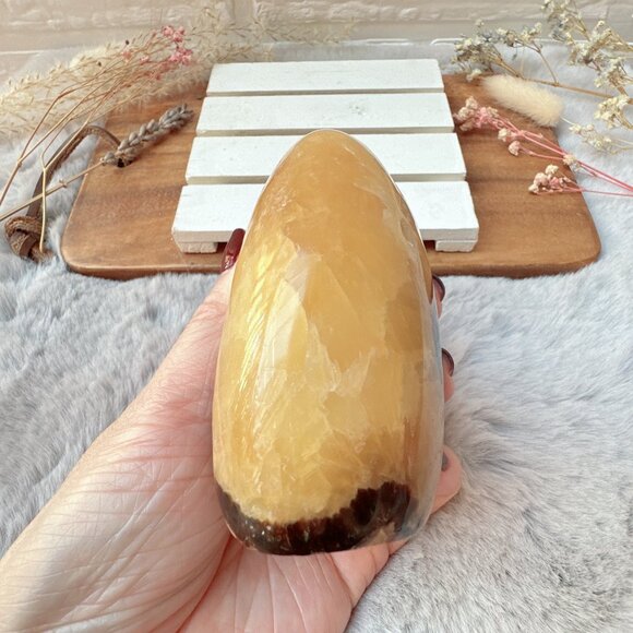 Beautiful Septarian Free Form - Picture 5 of 6